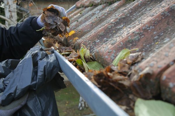 Commercial Gutter Unclogging in Durham