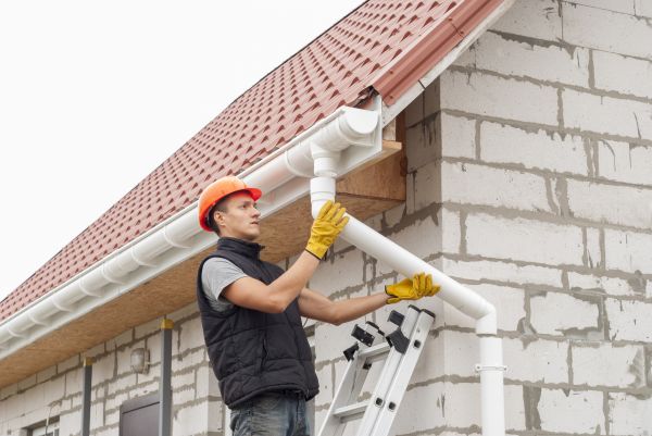 Cost of Gutter Downspout Unclogging in Durham
